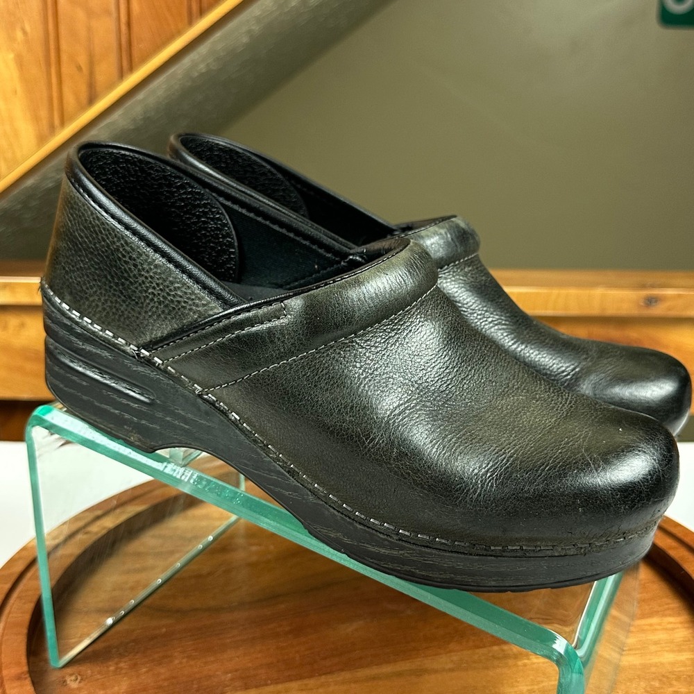 Dansko Professional Dark Gray Burnished Leather Clogs Womens 39 Nursing Shoes